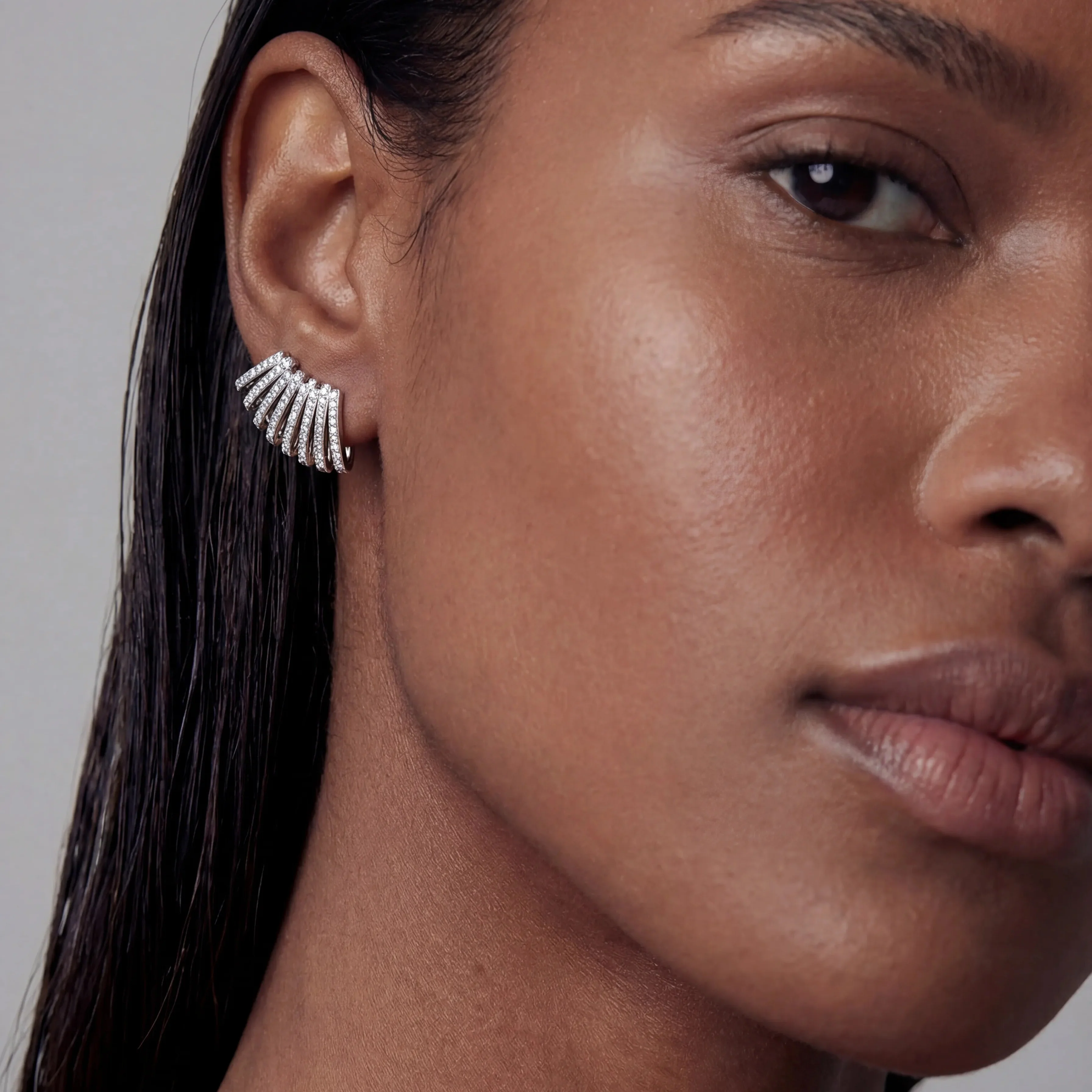 Astrid Diamond and Gold Crawler Earring - Image 5
