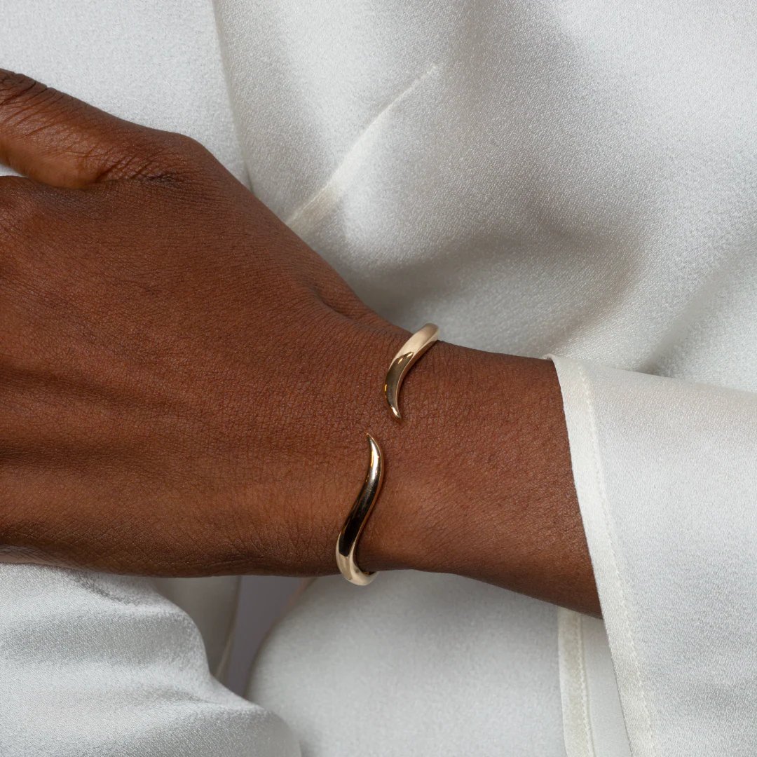 Ivy Gold Wave Cuff - Image 3