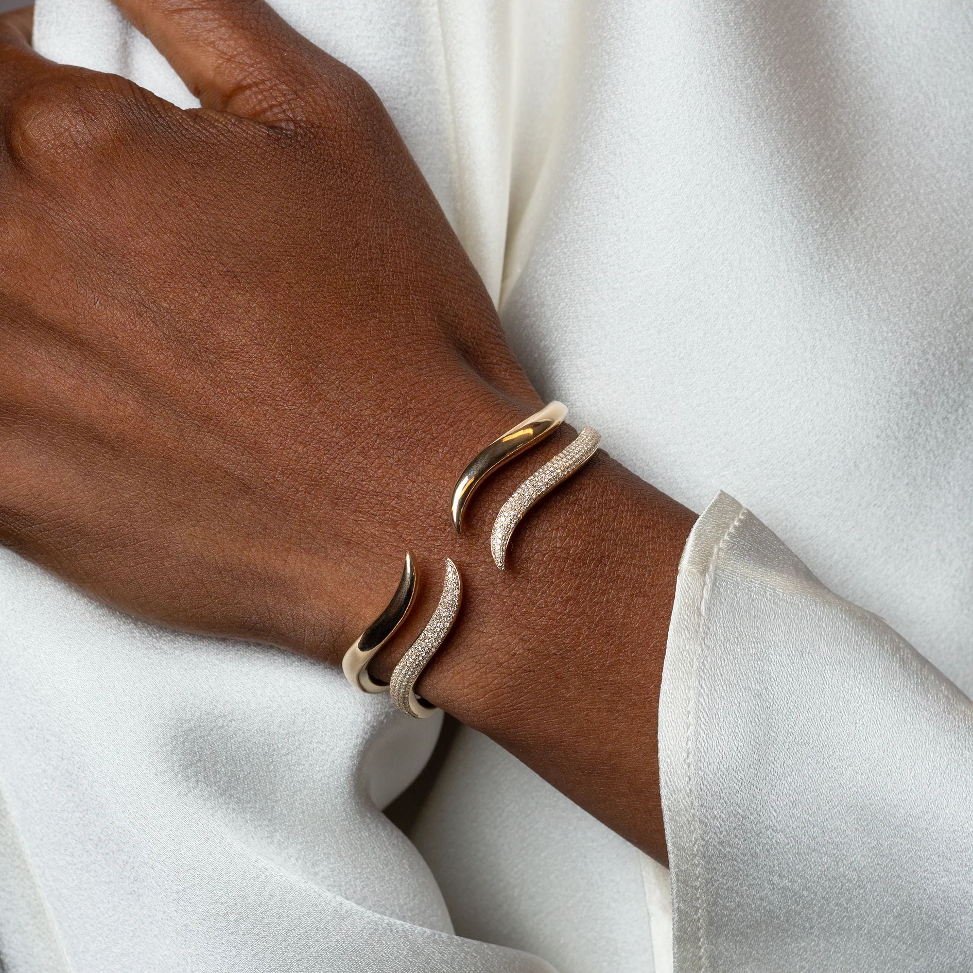 Ivy Gold Wave Cuff - Image 7